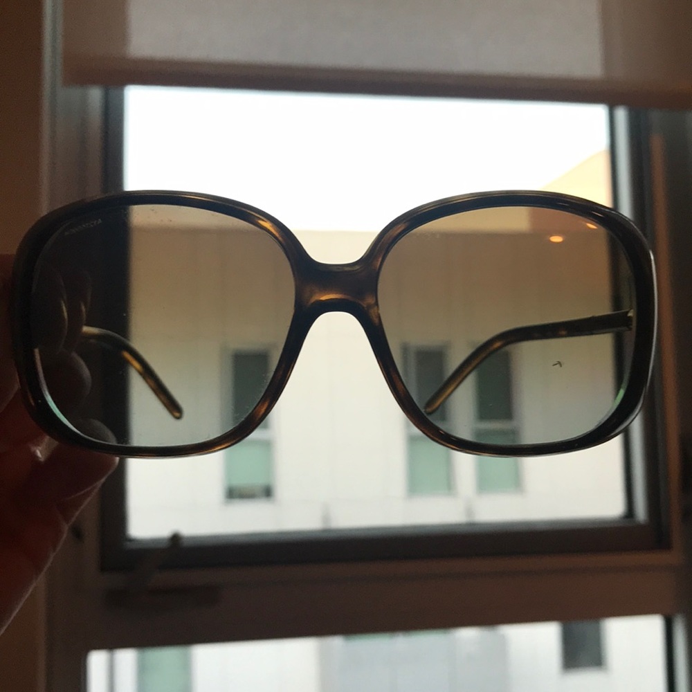 Burberry Sunglasses - Picture 4 of 7